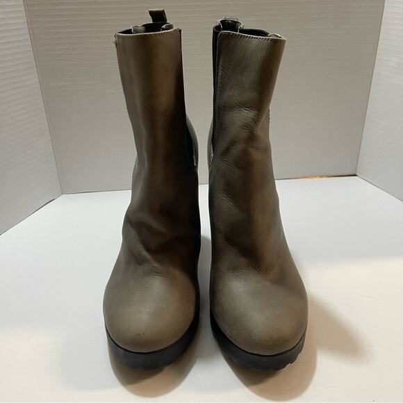 Rosegold Grey heeled boots size 9 - Picture 6 of 11